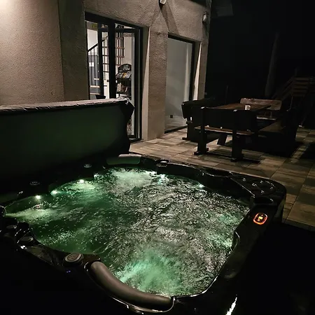 בית נופש W Slonecznikach, Jacuzzi, Quady, Gory Debowina